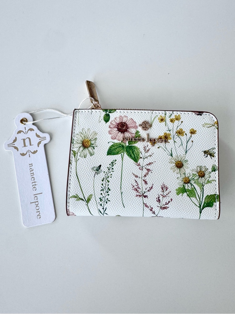 Nanette Lepore White Floral Zip Small Floral Daisy Wallet, Sanctuary Garden